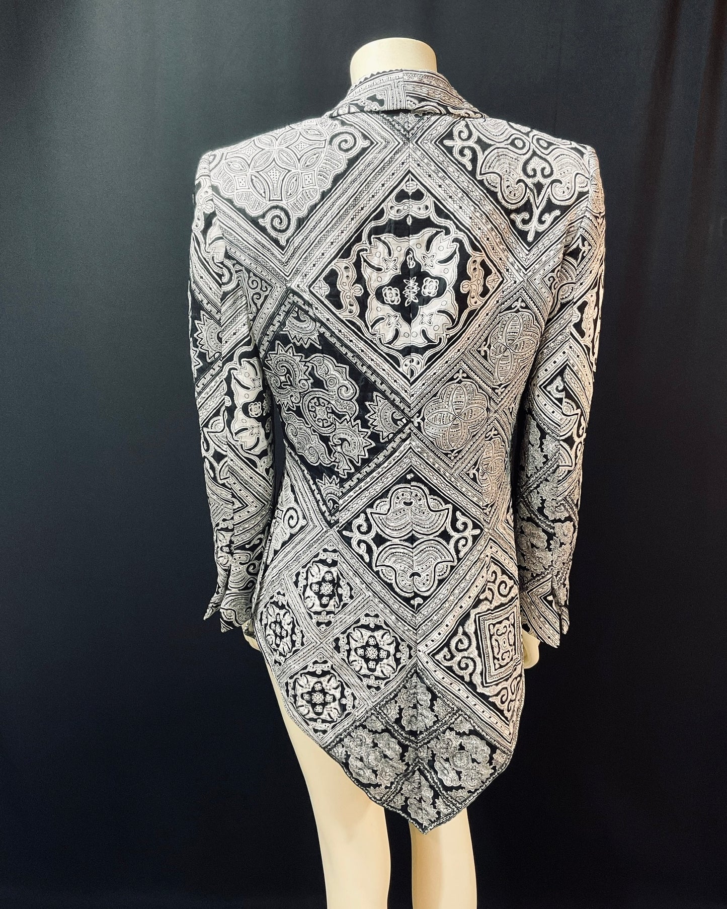 Rare Vintage Find: 1980s Gianfranco Ferré Geometric Silk & Cotton Jacket/Blazer, Italian Design
