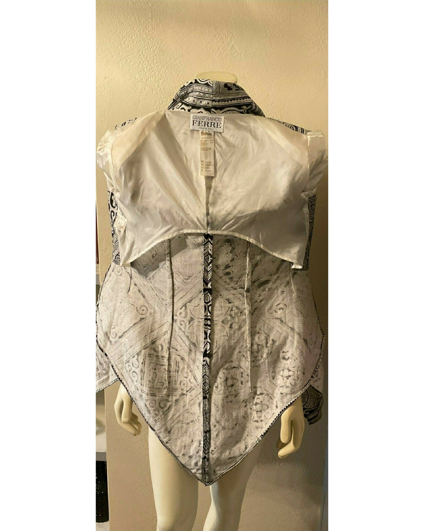 Rare Vintage Find: 1980s Gianfranco Ferré Geometric Silk & Cotton Jacket/Blazer, Italian Design