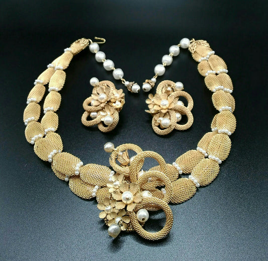 Vintage 1960's Gold Tone Mesh and Faux Pearl Jewelry Set