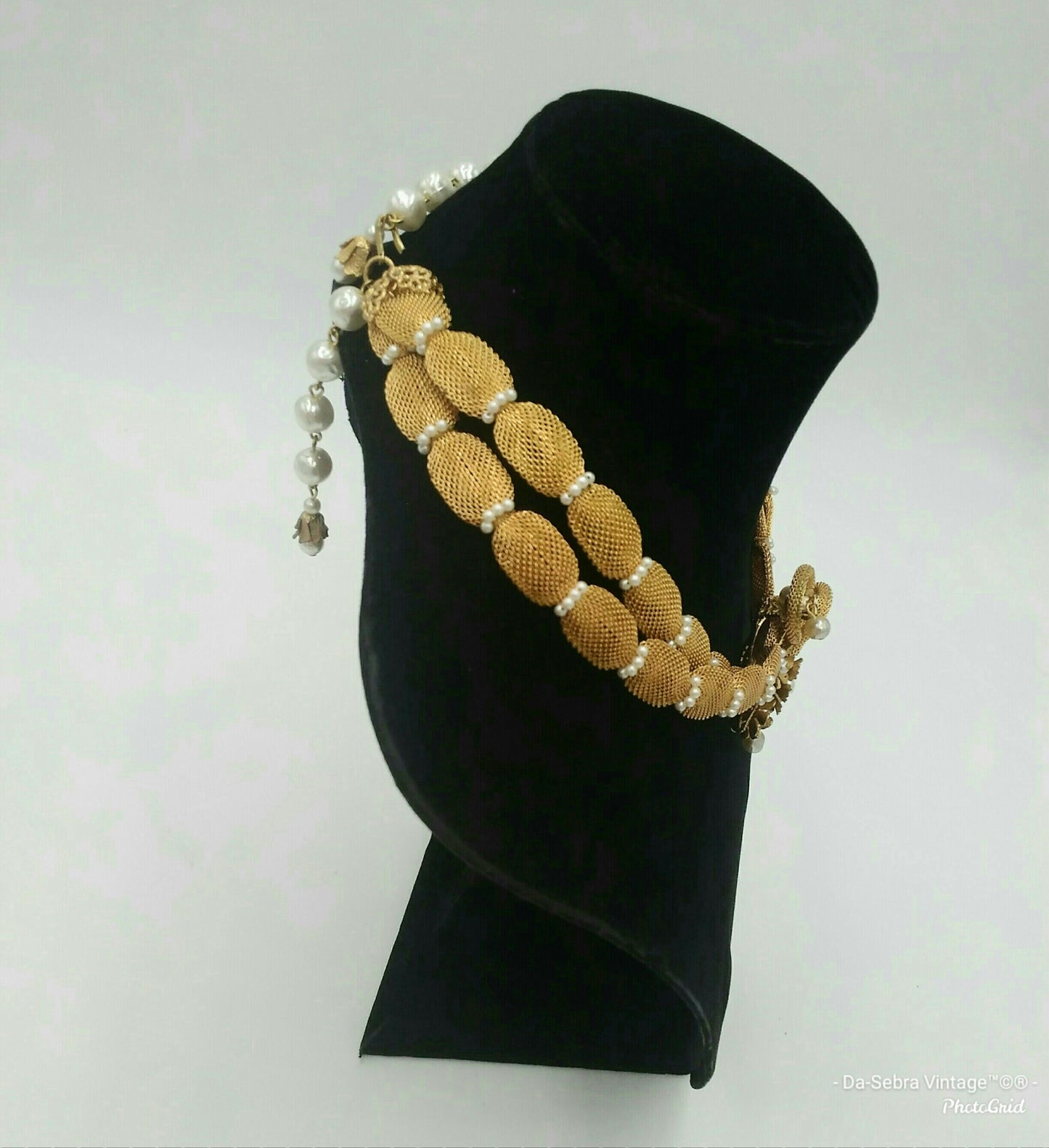 Vintage 1960's Gold Tone Mesh and Faux Pearl Jewelry Set