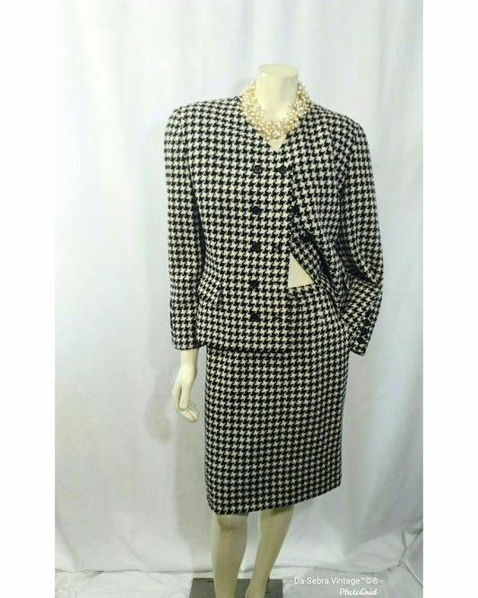 Vintage 1980s  Bill Blass Hounds-tooth Knit Double-Breasted Skirt Suit