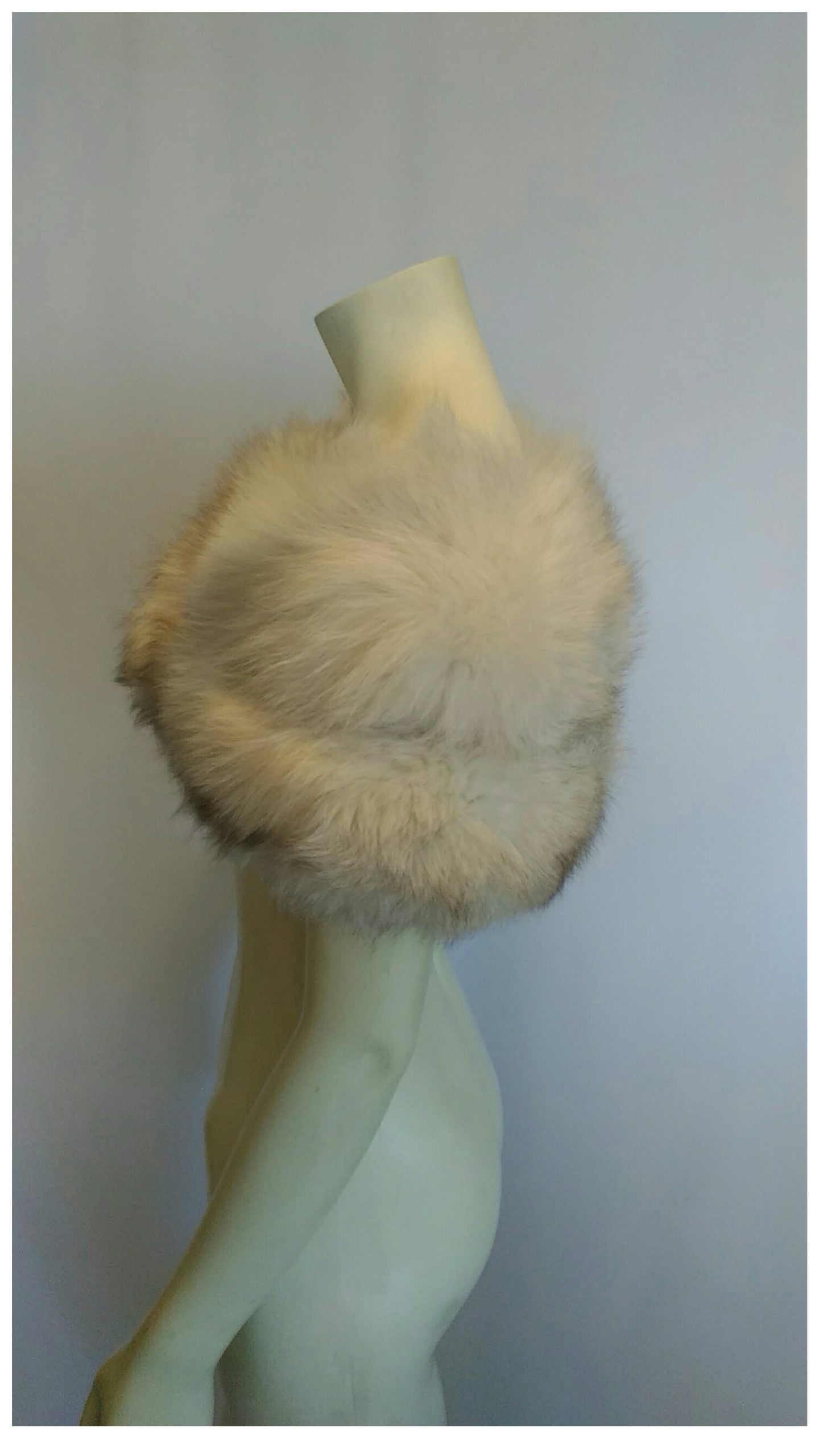 Vintage 1950's/60's Fox Off White  Cape; Furs By Milton Of Oakland, CA